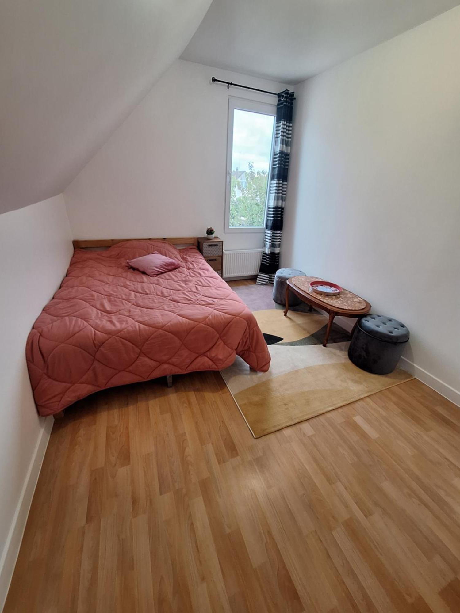 Chambres Et Table D'Hotes - Chez Paul Et Emilia Villers-Cotterêts Kültér fotó