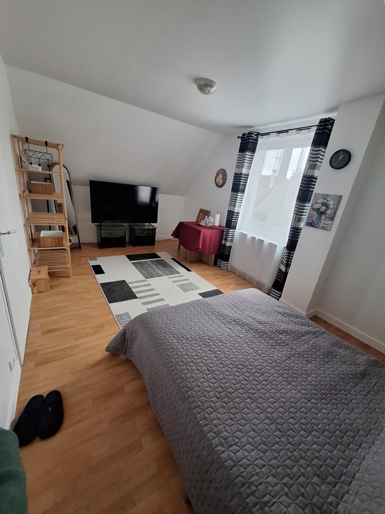 Chambres Et Table D'Hotes - Chez Paul Et Emilia Villers-Cotterêts Kültér fotó