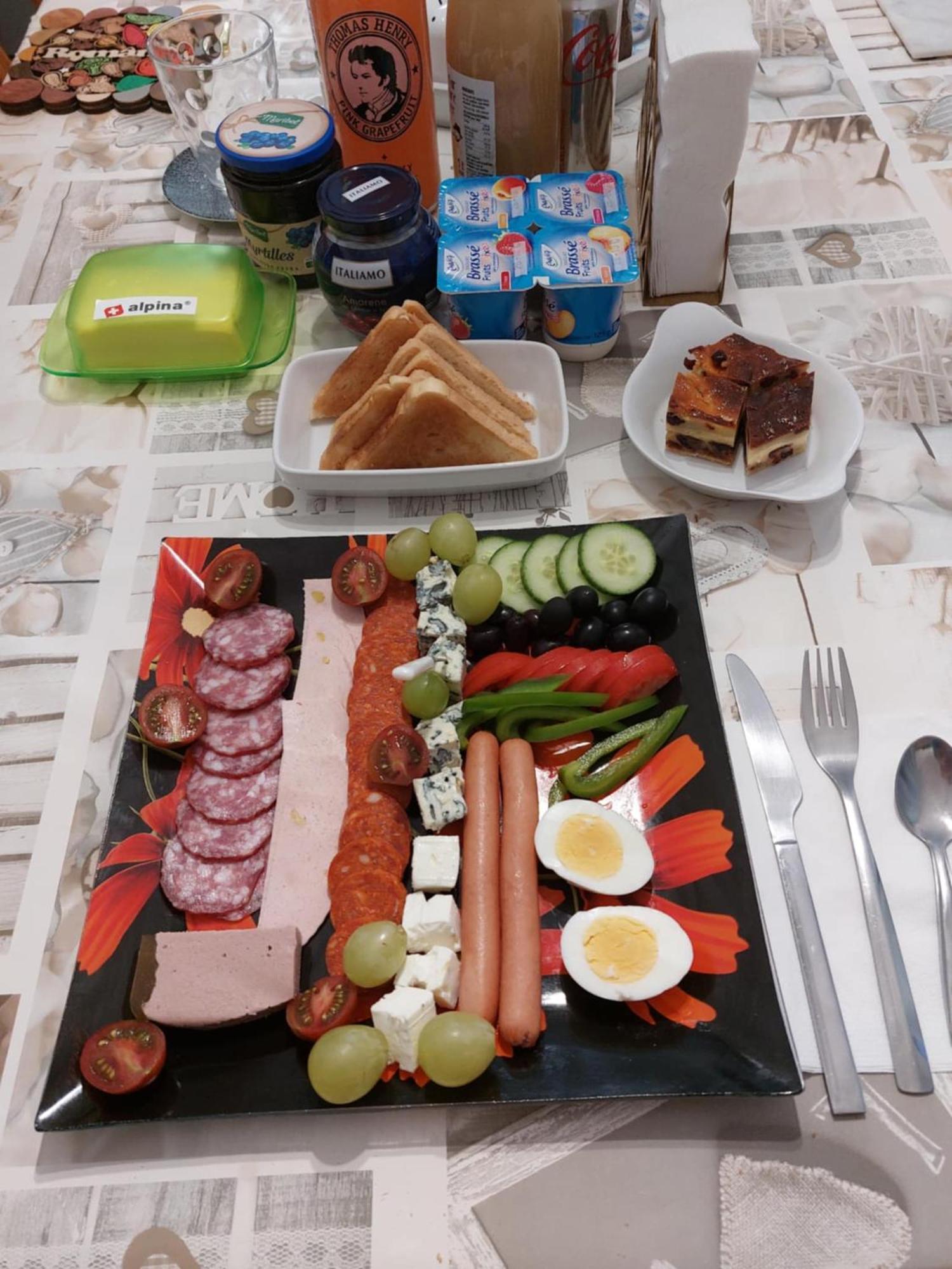 Chambres Et Table D'Hotes - Chez Paul Et Emilia Villers-Cotterêts Kültér fotó